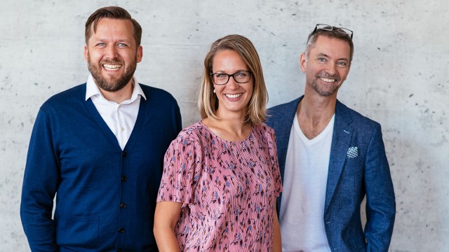 Neue Mitarbeiter auf Sitzbällen