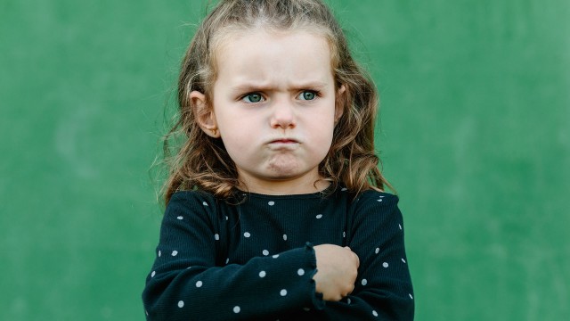 verärgertes mädchen