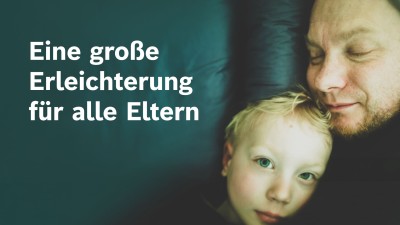 vater mit sohn und text: eine große erleichterung für alle eltern