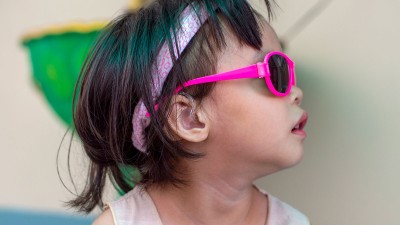 Kind mit Sonnenbrille