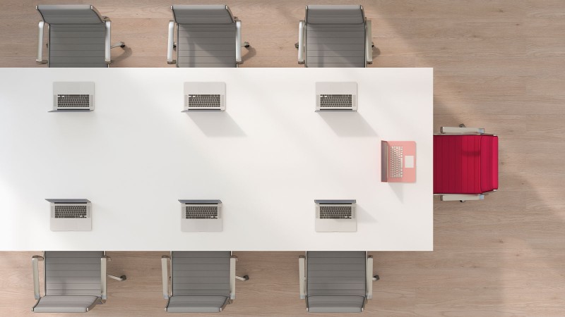 Ein Konferenztisch von oben.